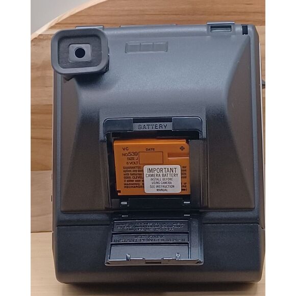 80s Kodak EK160 Vintage Polaroid Instant Camera with Case and Rainbow Strap - Picture 13 of 14